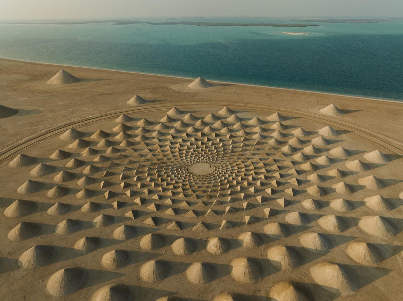 BIM建筑|沉浸式陆地艺术作品 :“自我相似” / Jim Denevan BIM建筑|沉浸式陆地艺术作品 :“自我相似” / Jim Denevan