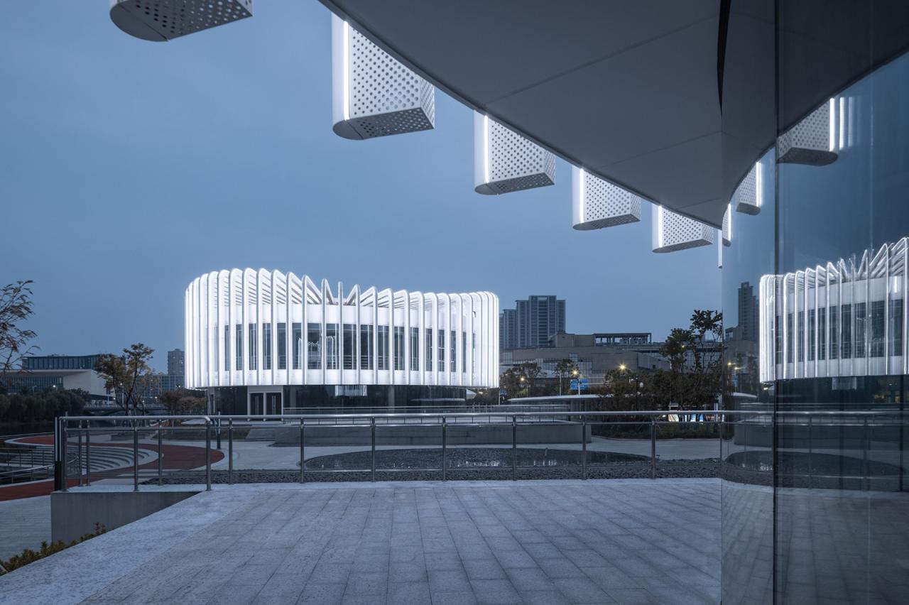 BIM建筑|兰花阁:九流渡滨河艺术街区 / UUA建筑师事务所 BIM建筑|兰花阁:九流渡滨河艺术街区 / UUA建筑师事务所