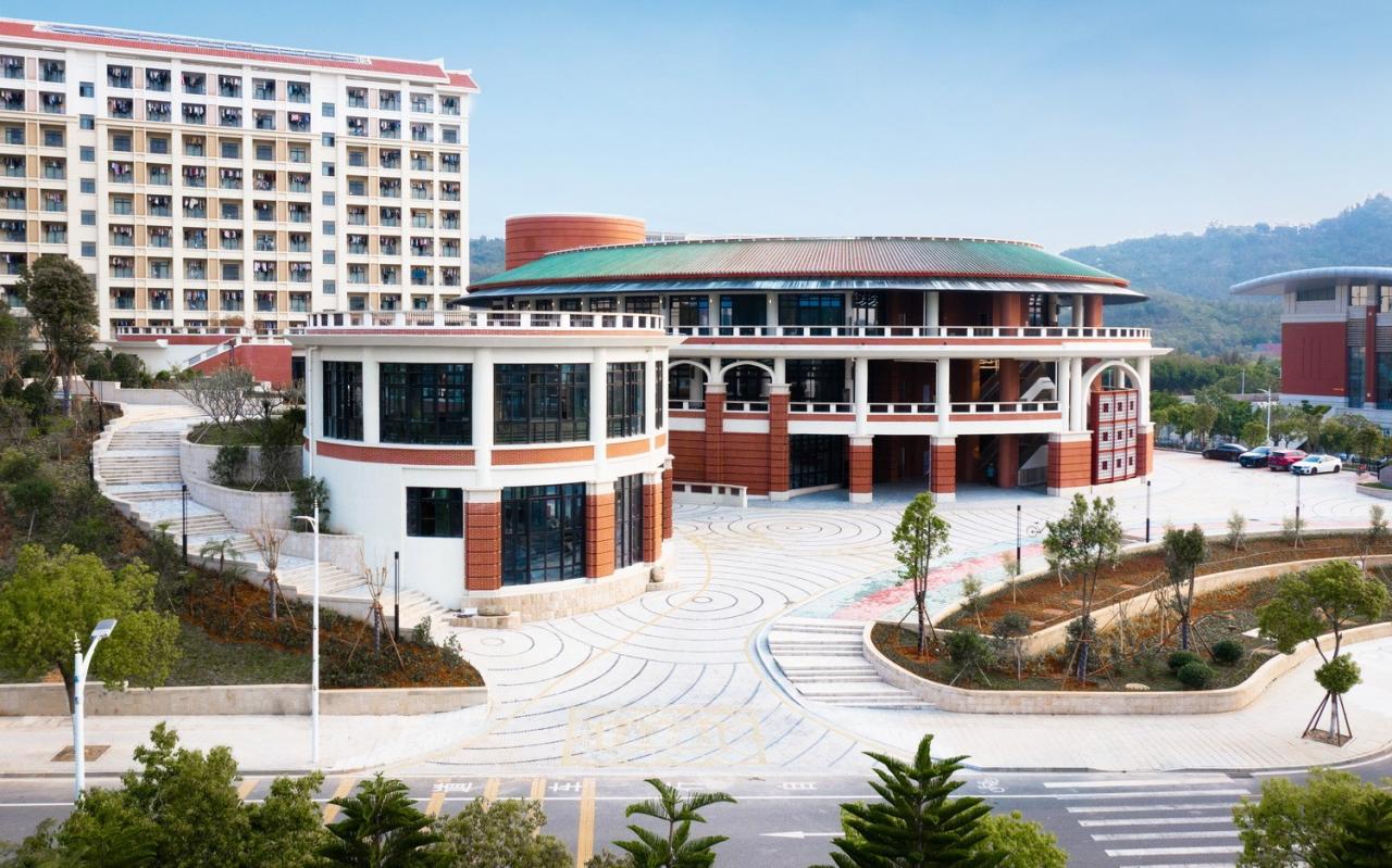 BIM建筑|厦门大学翔安校区中部学生食堂(思源餐厅)/ 厦门大学建筑设计研究院有限公司(AUAD) BIM建筑|厦门大学翔安校区中部学生食堂(思源餐厅)/ 厦门大学建筑设计研究院有限公司(AUAD)