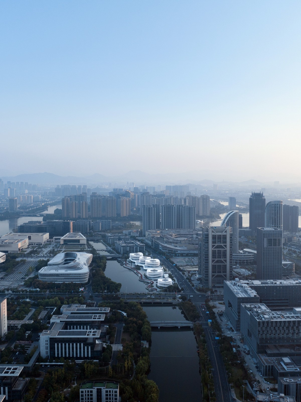 BIM建筑|兰花阁:九流渡滨河艺术街区 / UUA建筑师事务所 BIM建筑|兰花阁:九流渡滨河艺术街区 / UUA建筑师事务所