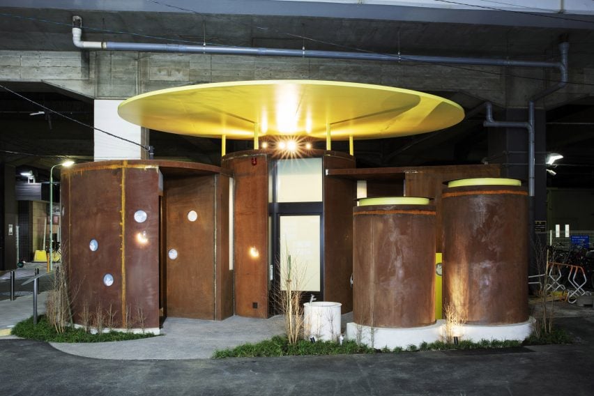 BIM建筑|小林纯子设计亮黄色圆盘顶耐候钢厕所 BIM建筑|小林纯子设计亮黄色圆盘顶耐候钢厕所