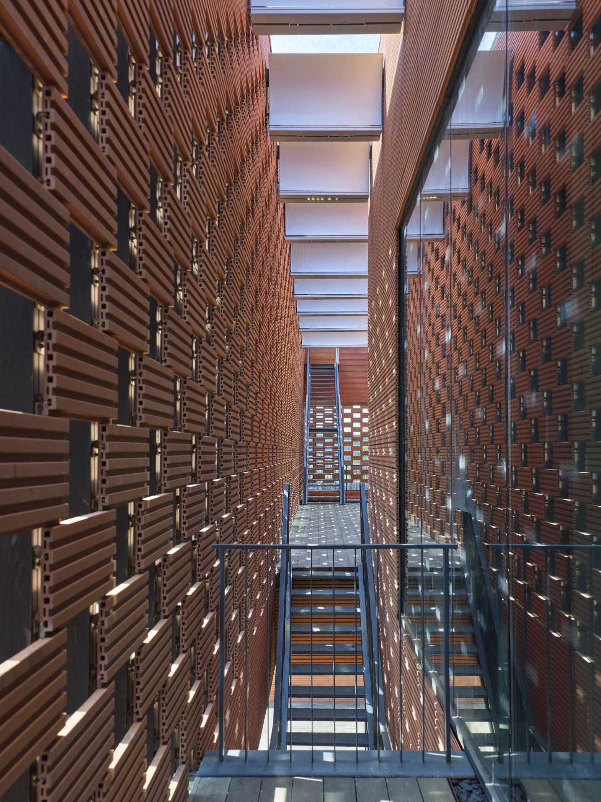 BIM建筑|海南生态智慧新城数字市政厅 / 清华大学建筑设计研究院 素朴建筑工作室 BIM建筑|海南生态智慧新城数字市政厅 / 清华大学建筑设计研究院 素朴建筑工作室