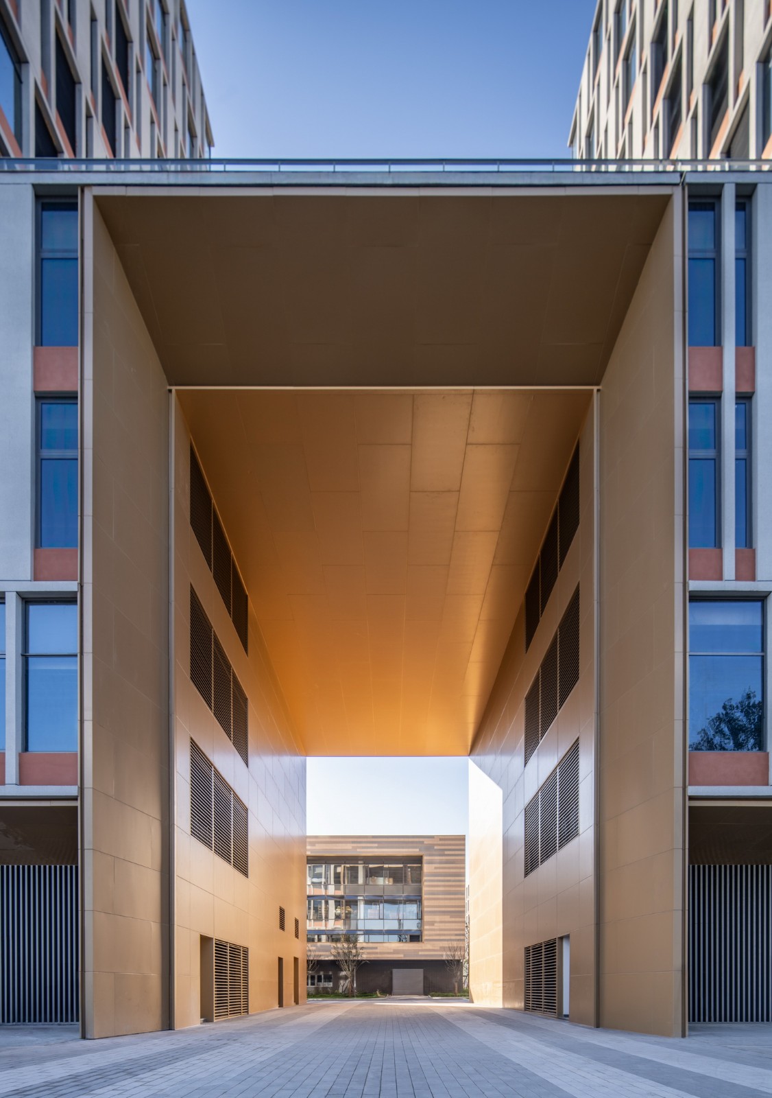 BIM建筑|工业上楼 模式迭代:杭州中节能(富阳)环保产业园 / line+孟凡浩新作 BIM建筑|工业上楼 模式迭代:杭州中节能(富阳)环保产业园 / line+孟凡浩新作