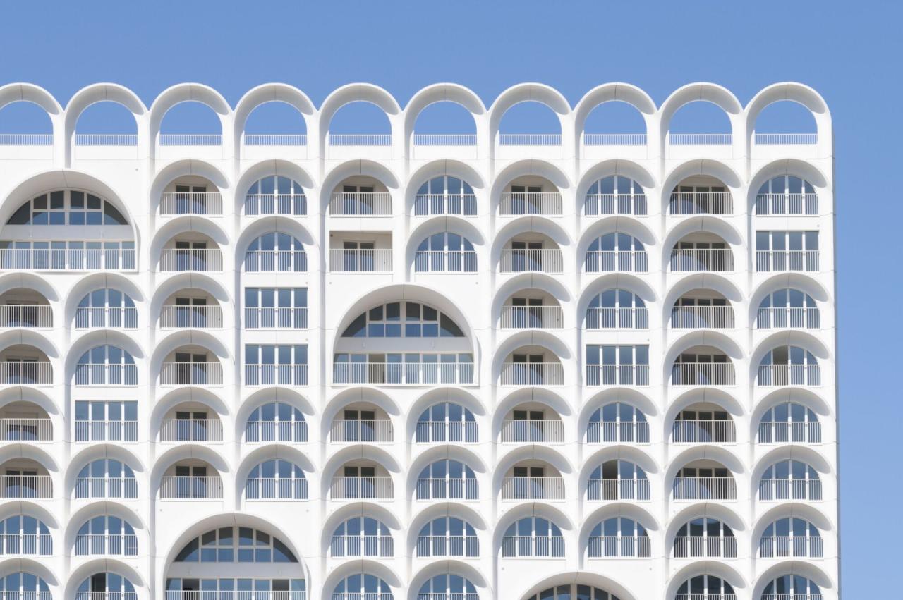 BIM建筑|414 个拱顶,‘蓝色之门’住宅 / PietriArchitectes BIM建筑|414 个拱顶,‘蓝色之门’住宅 / PietriArchitectes