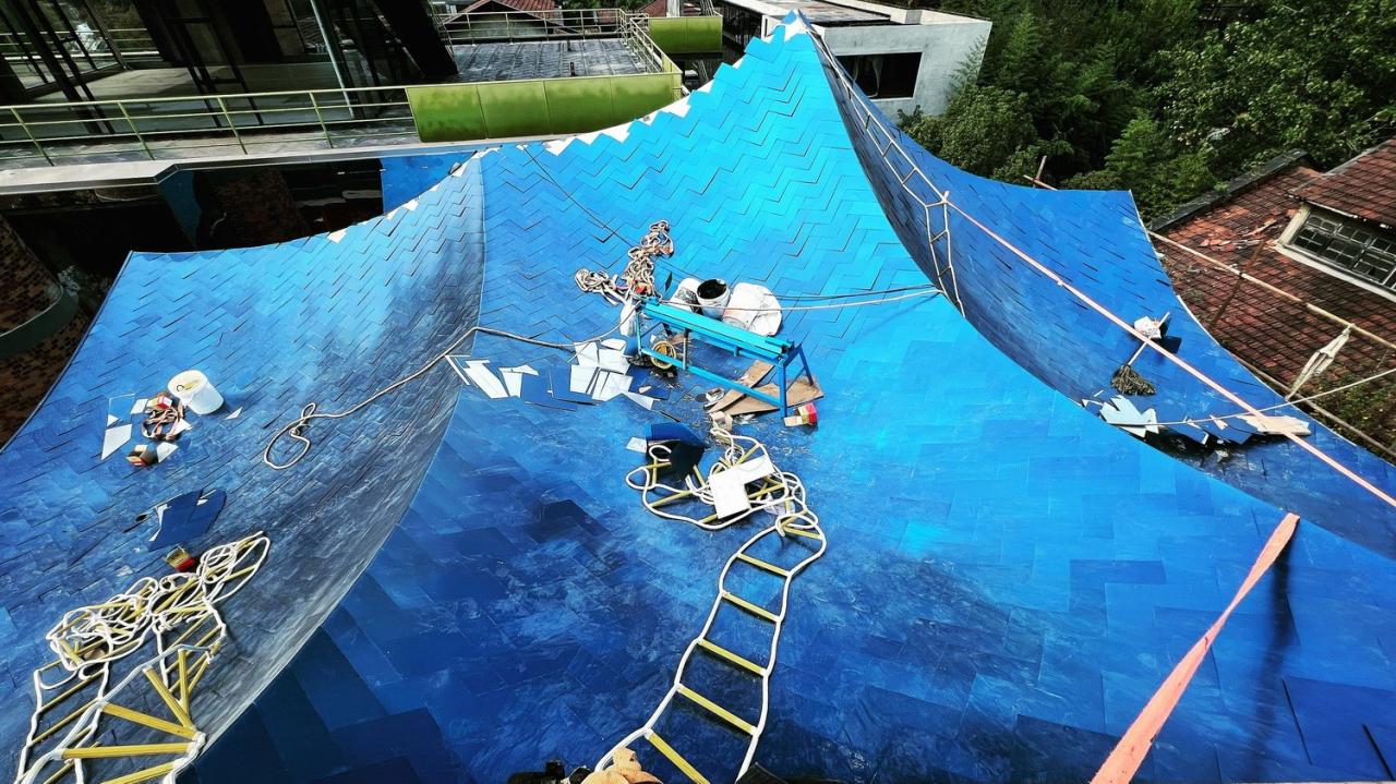 BIM建筑|青丘和白崖:仿佛海浪一般起伏的蓝色山丘下是我们“摇摇摆摆的人间” / Wutopia Lab BIM建筑|青丘和白崖:仿佛海浪一般起伏的蓝色山丘下是我们“摇摇摆摆的人间” / Wutopia Lab
