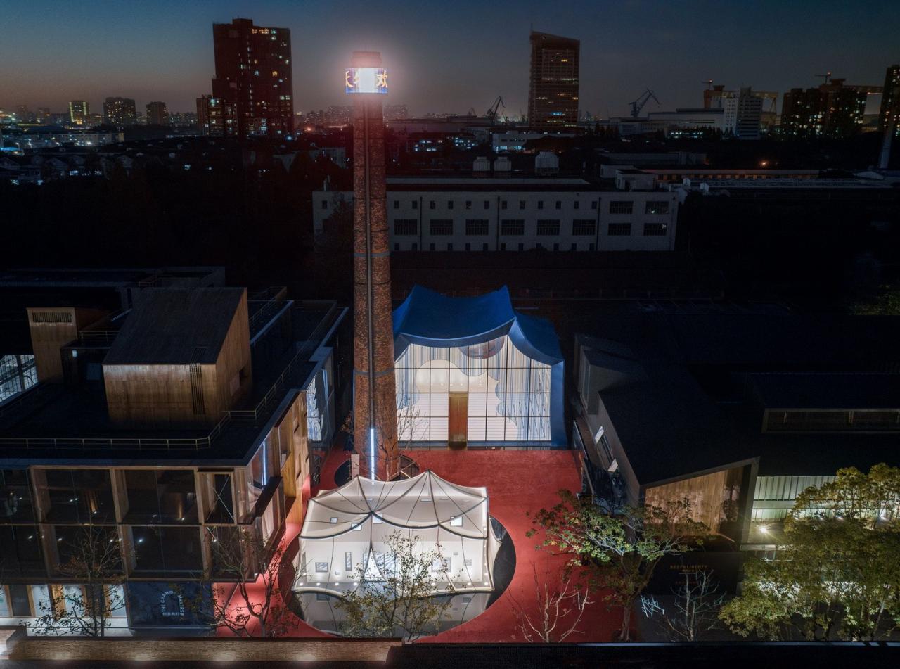BIM建筑|青丘和白崖:仿佛海浪一般起伏的蓝色山丘下是我们“摇摇摆摆的人间” / Wutopia Lab BIM建筑|青丘和白崖:仿佛海浪一般起伏的蓝色山丘下是我们“摇摇摆摆的人间” / Wutopia Lab