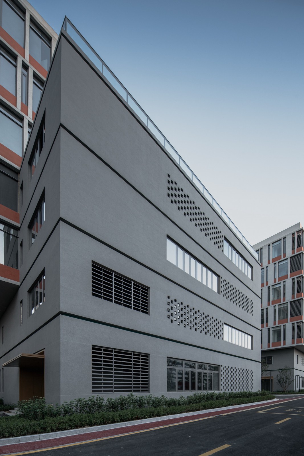 BIM建筑|工业上楼 模式迭代:杭州中节能(富阳)环保产业园 / line+孟凡浩新作 BIM建筑|工业上楼 模式迭代:杭州中节能(富阳)环保产业园 / line+孟凡浩新作