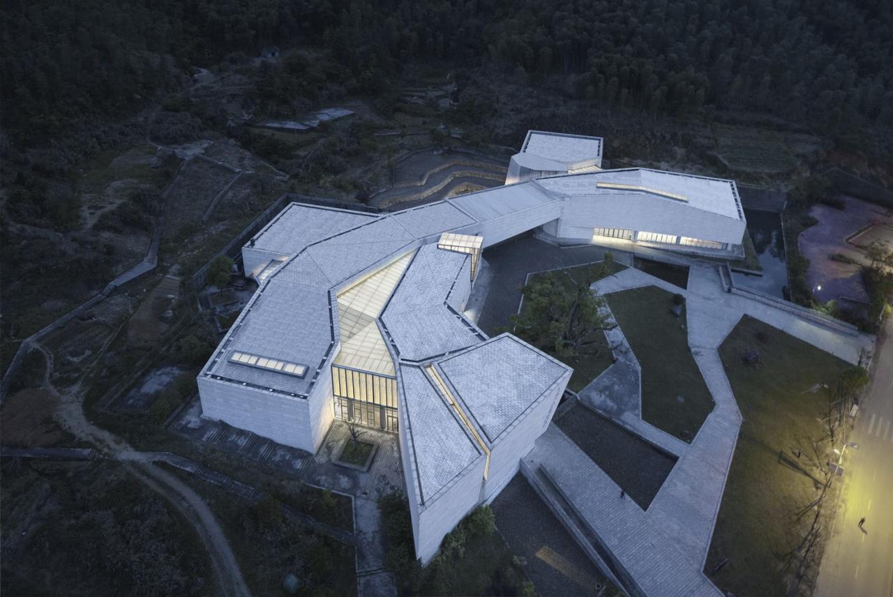 BIM建筑|“地”之书写——三清山地质博物馆设计思考 / 浙江大学建筑设计研究院 BIM建筑|“地”之书写——三清山地质博物馆设计思考 / 浙江大学建筑设计研究院
