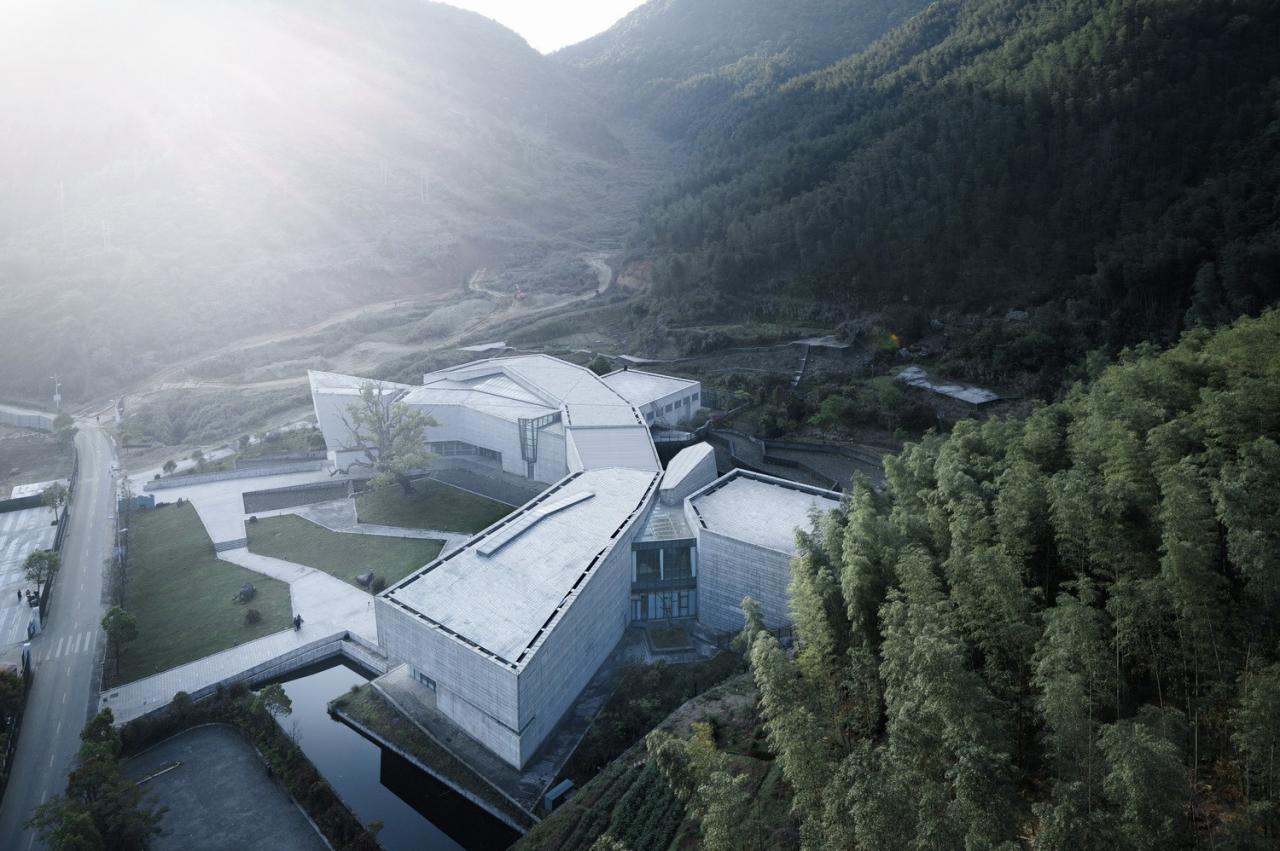 BIM建筑|“地”之书写——三清山地质博物馆设计思考 / 浙江大学建筑设计研究院 BIM建筑|“地”之书写——三清山地质博物馆设计思考 / 浙江大学建筑设计研究院