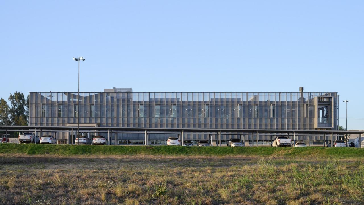 BIM建筑|生物制药总部 / Santiago Viale Lescano + Juan Manuel Juárez BIM建筑|生物制药总部 / Santiago Viale Lescano + Juan Manuel Juárez