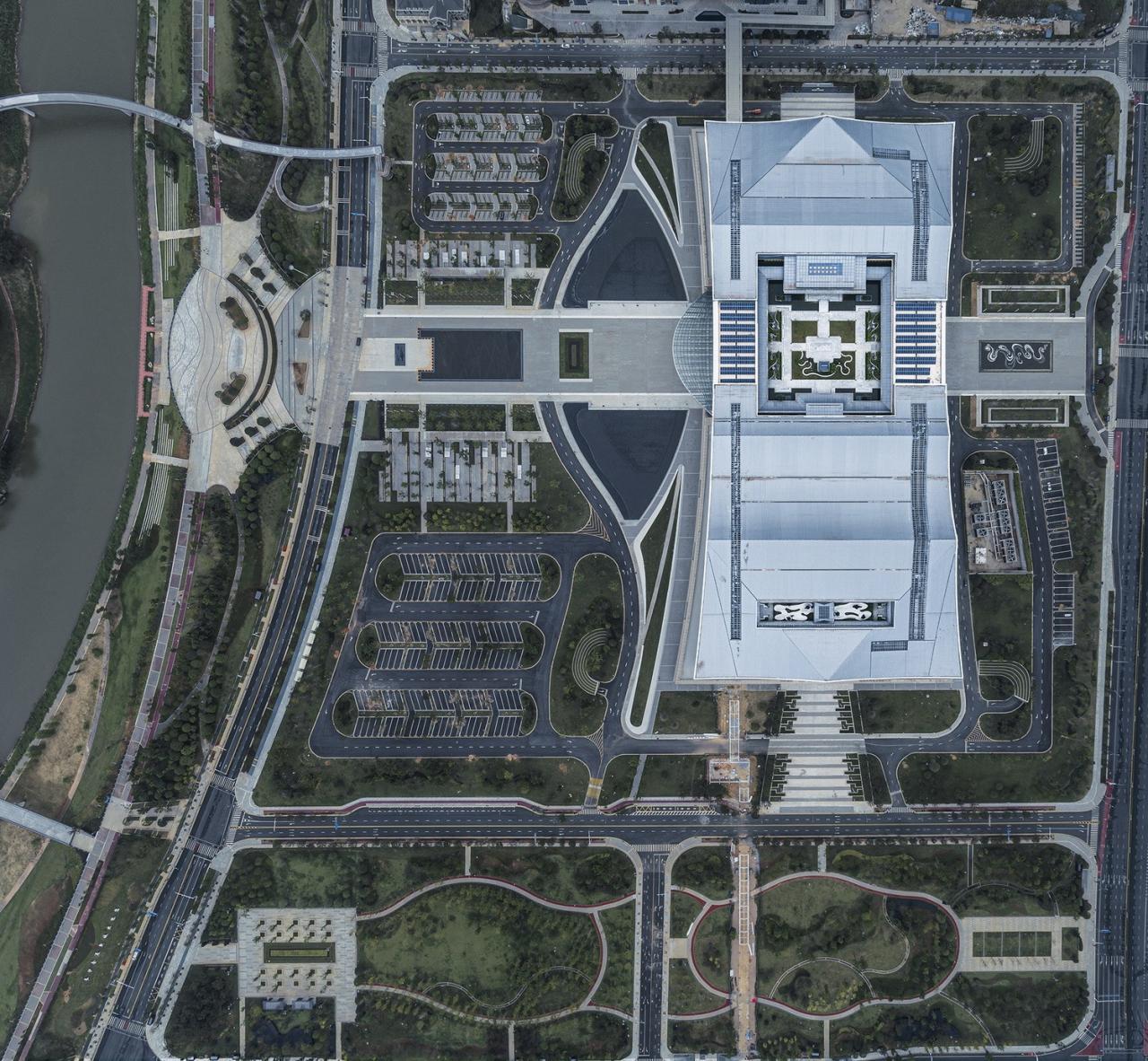 BIM建筑|长沙国际会议中心:水云潇湘 翰墨中华 / 华南理工大学建筑设计研究院有限公司 BIM建筑|长沙国际会议中心:水云潇湘 翰墨中华 / 华南理工大学建筑设计研究院有限公司