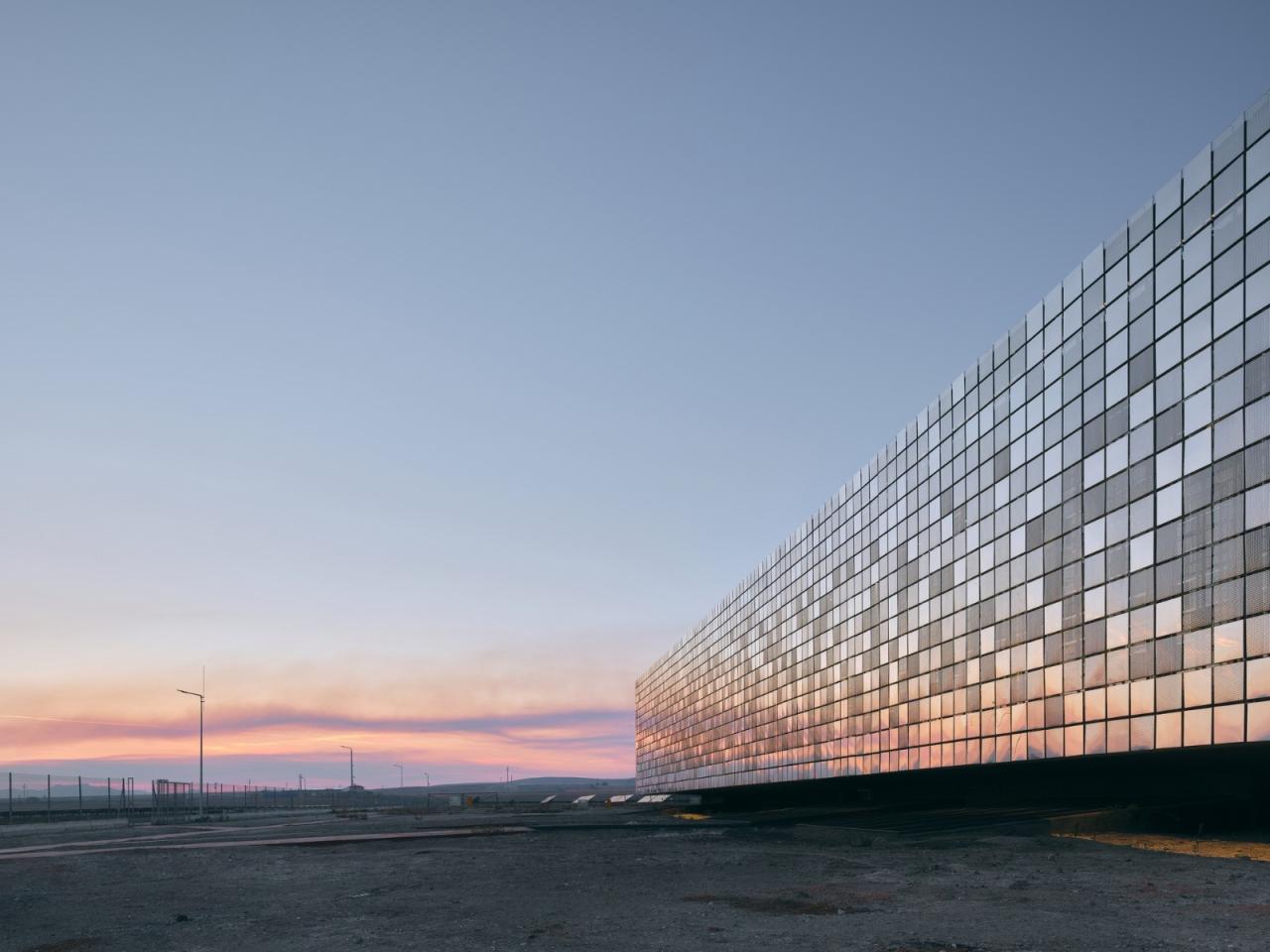 BIM建筑|沙漠中闪烁,欧洲最大太阳能发电厂 / Bilgin Architects BIM建筑|沙漠中闪烁,欧洲最大太阳能发电厂 / Bilgin Architects