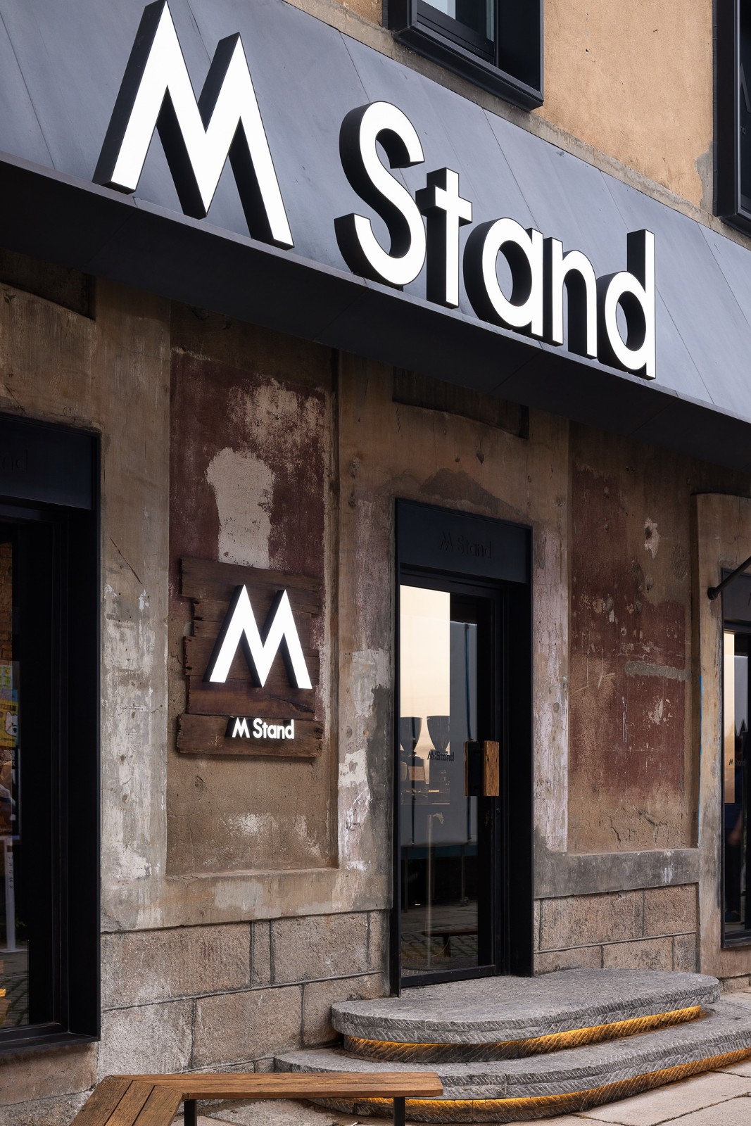 BIM建筑|「百年对谈」M stand-青岛银鱼巷旗舰店 / 平衡空间设计 BIM建筑|「百年对谈」M stand-青岛银鱼巷旗舰店 / 平衡空间设计