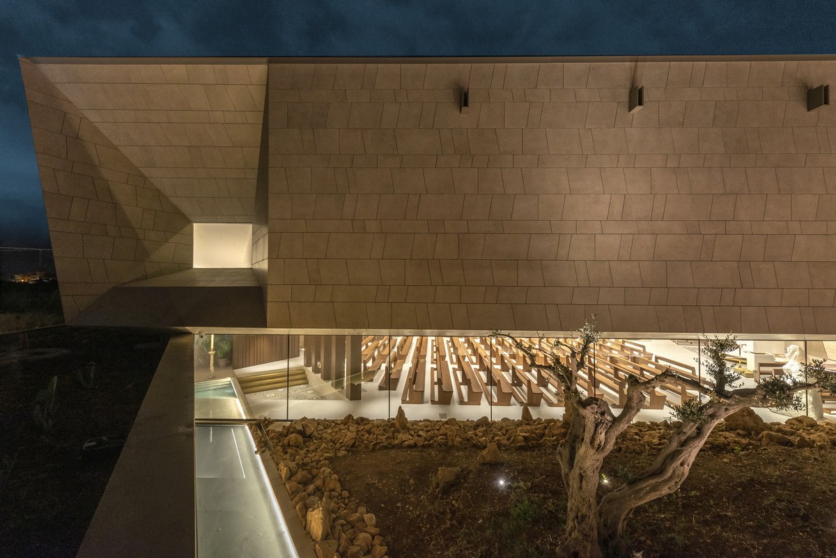 BIM建筑|Redemptoris Mater 教堂 / Studio Kuadra BIM建筑|Redemptoris Mater 教堂 / Studio Kuadra