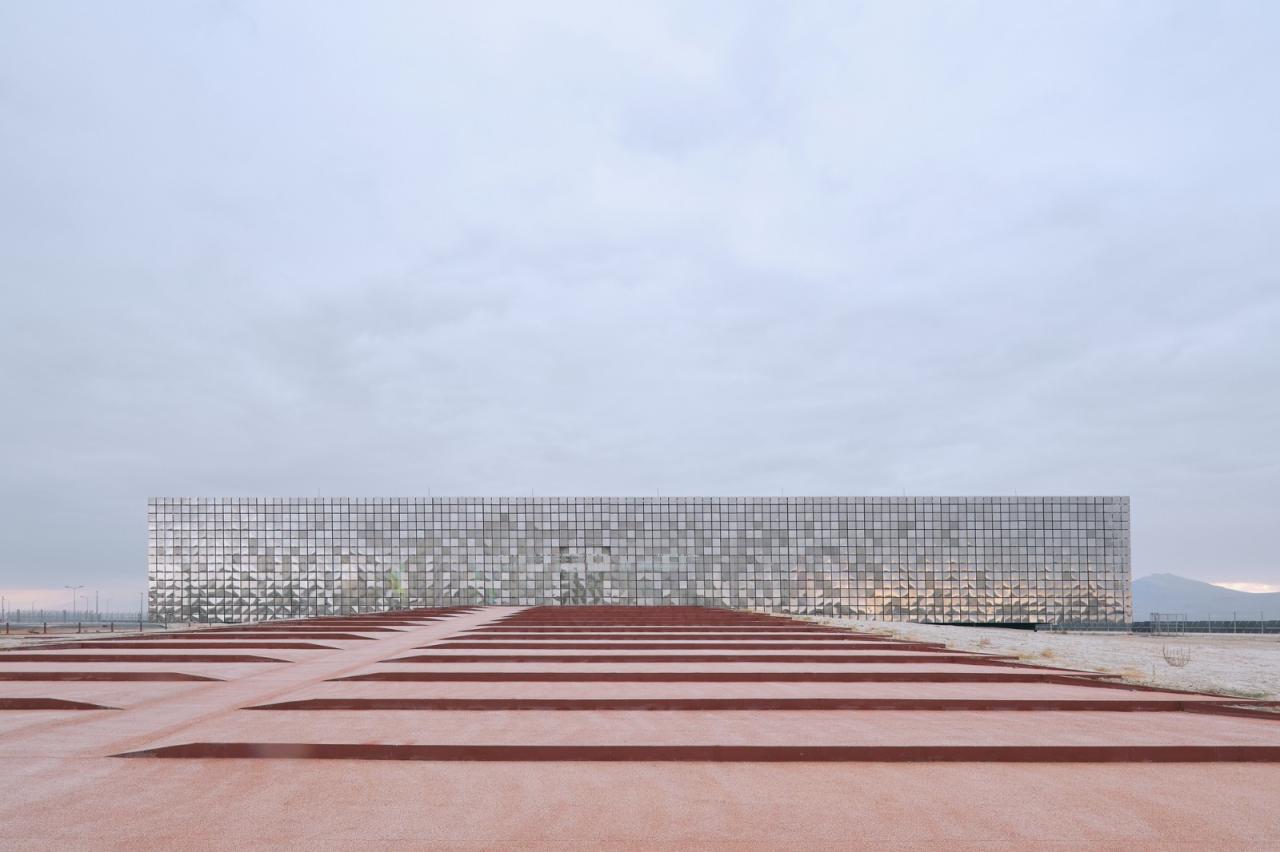 BIM建筑|沙漠中闪烁,欧洲最大太阳能发电厂 / Bilgin Architects BIM建筑|沙漠中闪烁,欧洲最大太阳能发电厂 / Bilgin Architects
