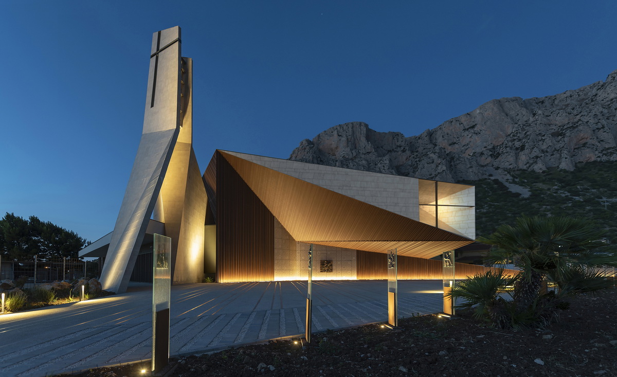 BIM建筑|Redemptoris Mater 教堂 / Studio Kuadra BIM建筑|Redemptoris Mater 教堂 / Studio Kuadra