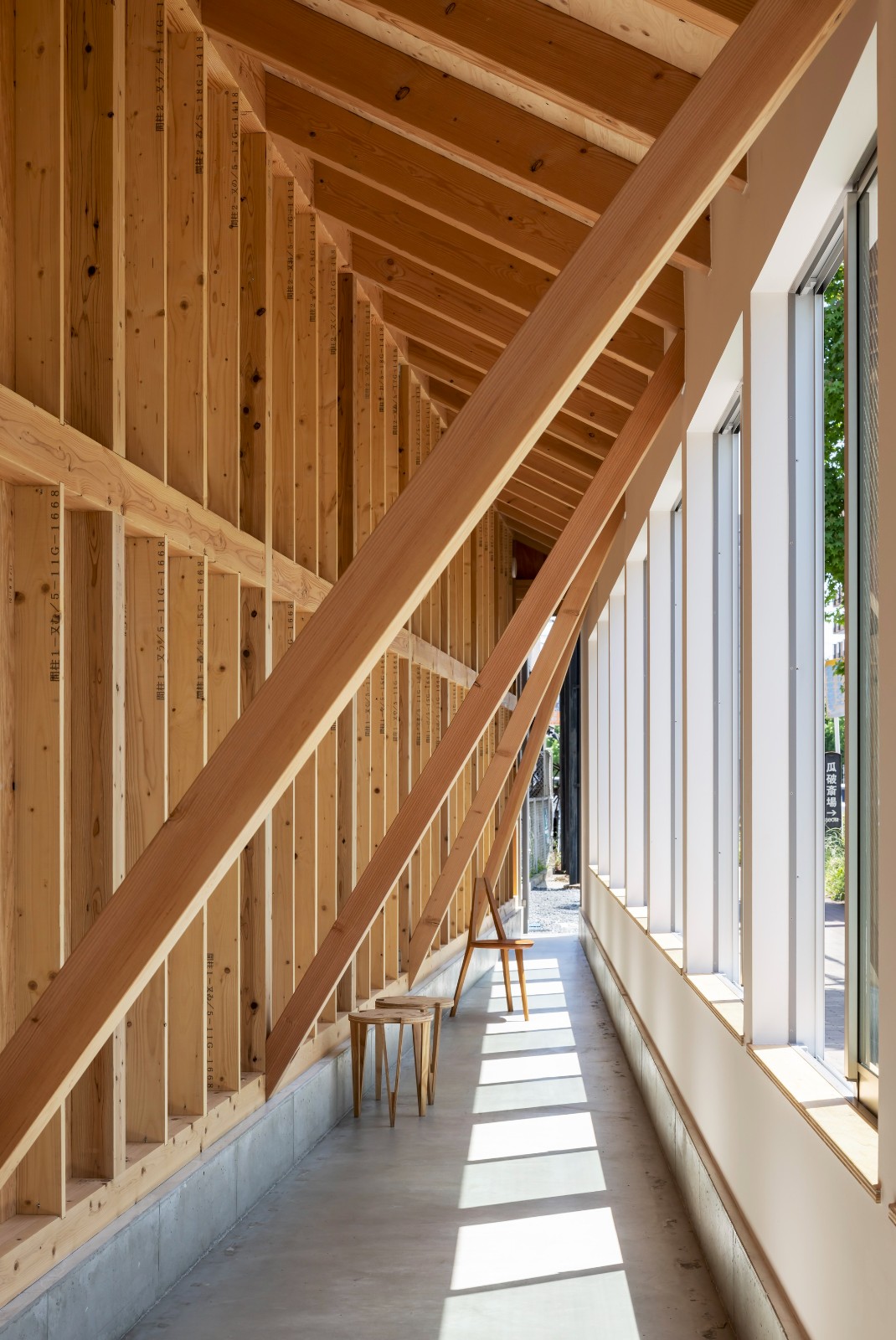 BIM建筑|4x59米三角地,YOKONAGAYA 美容院 / Office for Environment Architecture BIM建筑|4x59米三角地,YOKONAGAYA 美容院 / Office for Environment Architecture