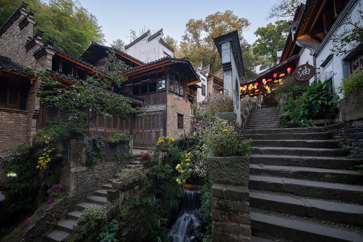 BIM建筑|村庄文化:一砖一瓦,寻回乡愁,婺源篁岭营造记 / 婺源县村庄文化传媒有限公司 BIM建筑|村庄文化:一砖一瓦,寻回乡愁,婺源篁岭营造记 / 婺源县村庄文化传媒有限公司
