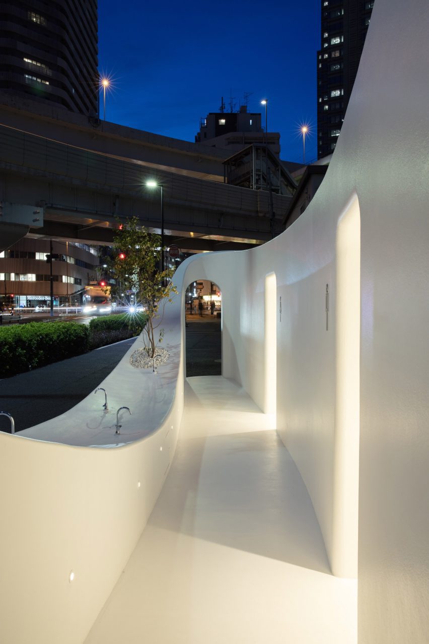 BIM建筑|藤本壮介的东京厕所包含细长的公共水槽 BIM建筑|藤本壮介的东京厕所包含细长的公共水槽