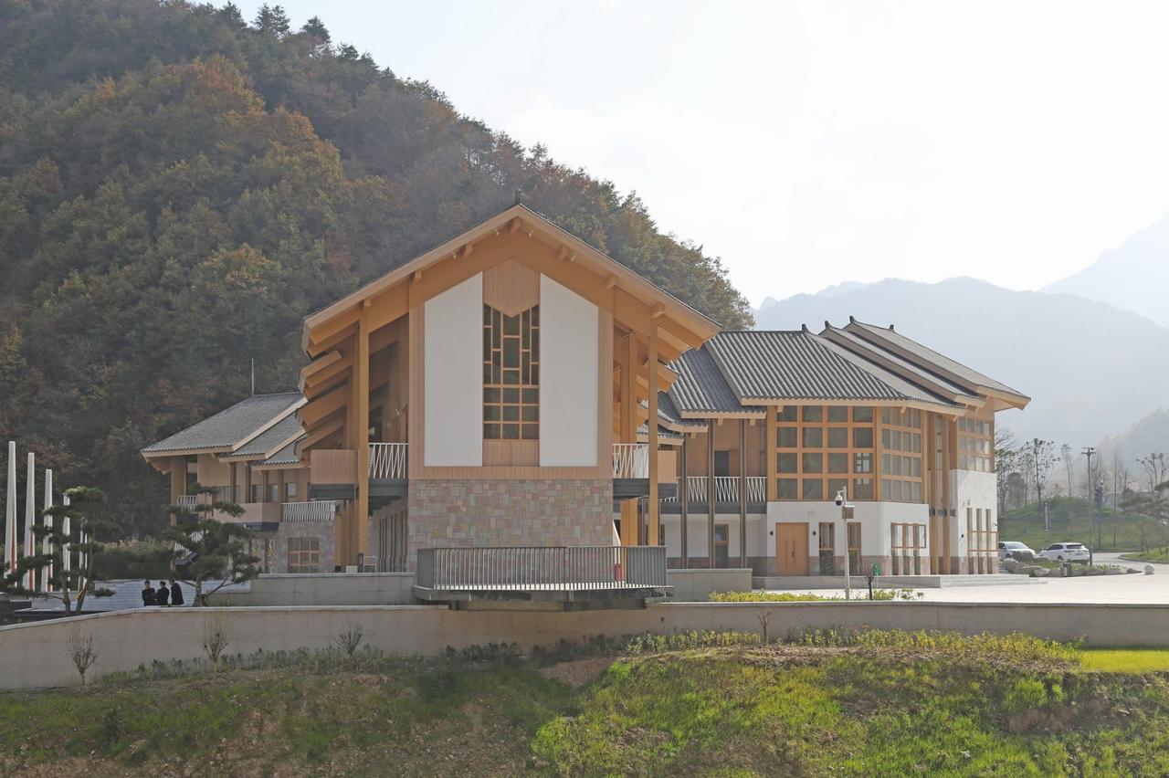 BIM建筑|龙形建筑:康县全域旅游游客集散中心 / 共生建筑Farmerson Architects BIM建筑|龙形建筑:康县全域旅游游客集散中心 / 共生建筑Farmerson Architects