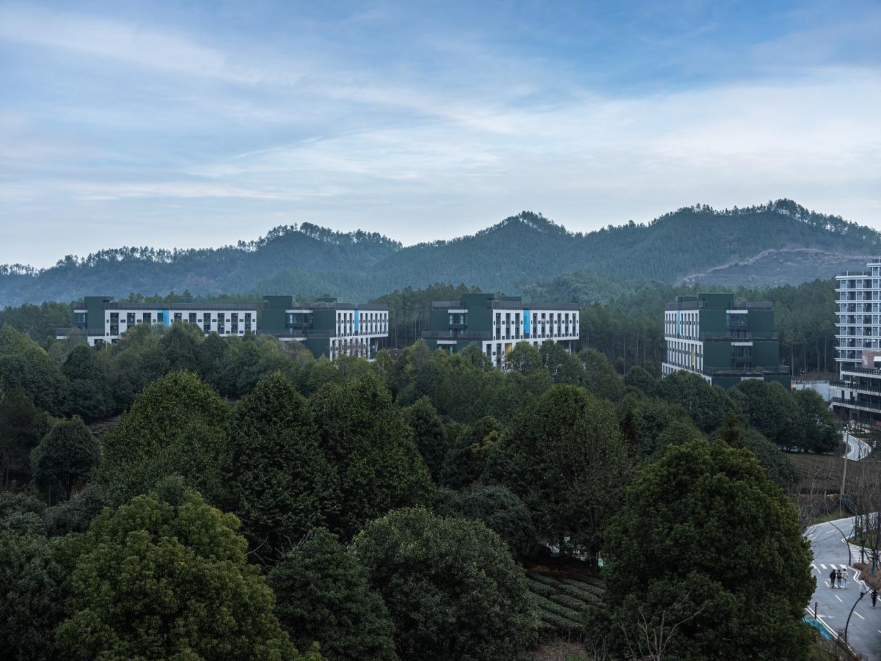 BIM建筑|景德镇艺术职业大学山谷学生公寓 / 清华大学建筑设计研究院 BIM建筑|景德镇艺术职业大学山谷学生公寓 / 清华大学建筑设计研究院