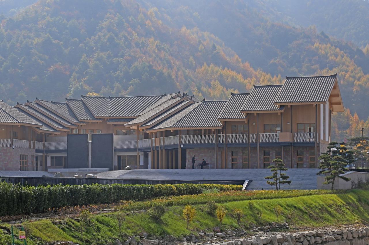 BIM建筑|龙形建筑:康县全域旅游游客集散中心 / 共生建筑Farmerson Architects BIM建筑|龙形建筑:康县全域旅游游客集散中心 / 共生建筑Farmerson Architects