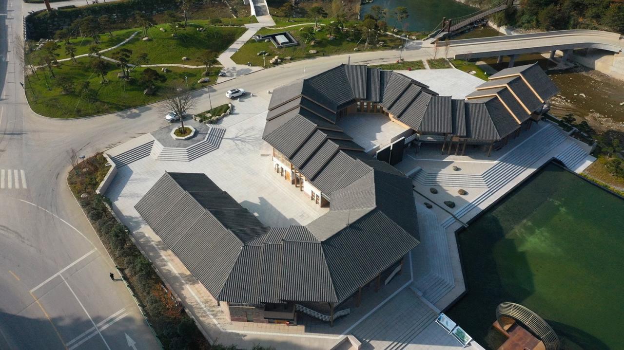 BIM建筑|龙形建筑:康县全域旅游游客集散中心 / 共生建筑Farmerson Architects BIM建筑|龙形建筑:康县全域旅游游客集散中心 / 共生建筑Farmerson Architects