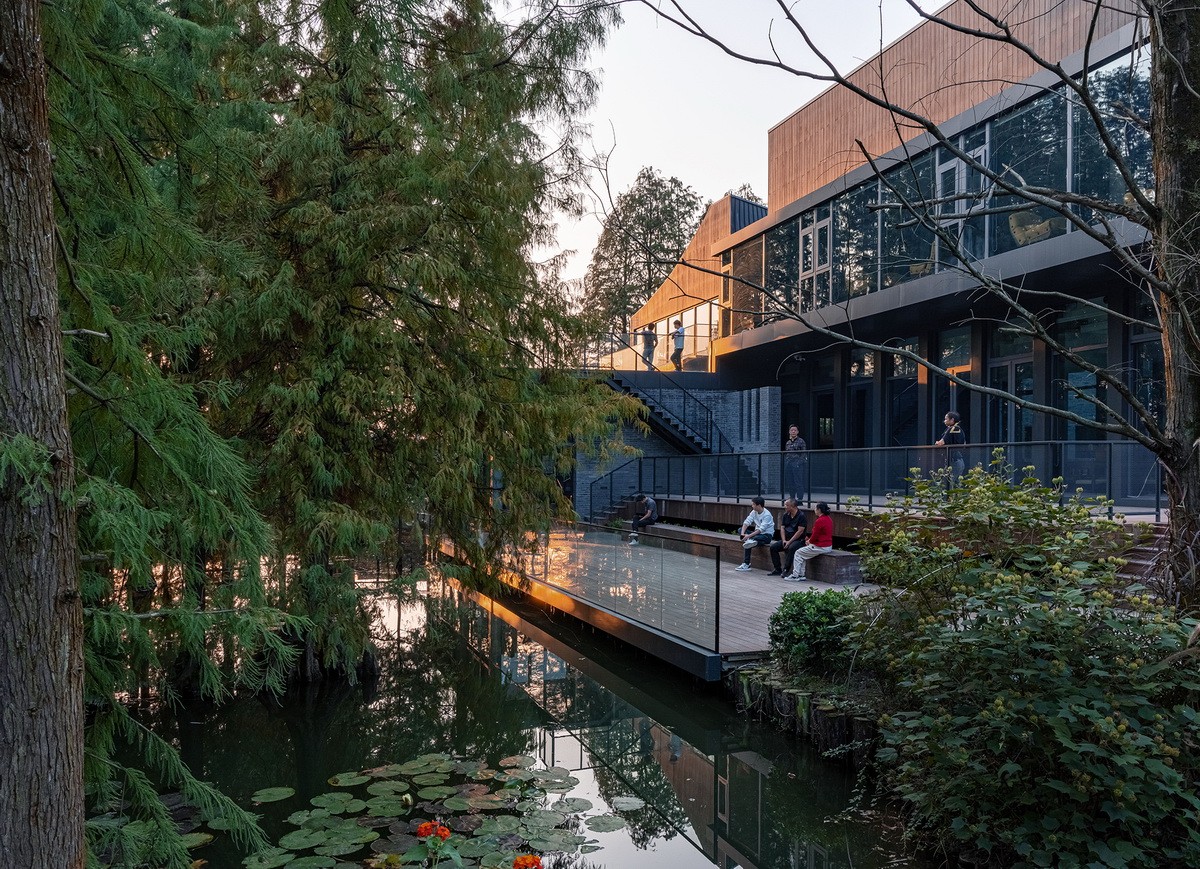 BIM建筑|桐乡濮院红旗漾杉林部落共享餐厅 / 上海严旸建筑设计工作室 BIM建筑|桐乡濮院红旗漾杉林部落共享餐厅 / 上海严旸建筑设计工作室