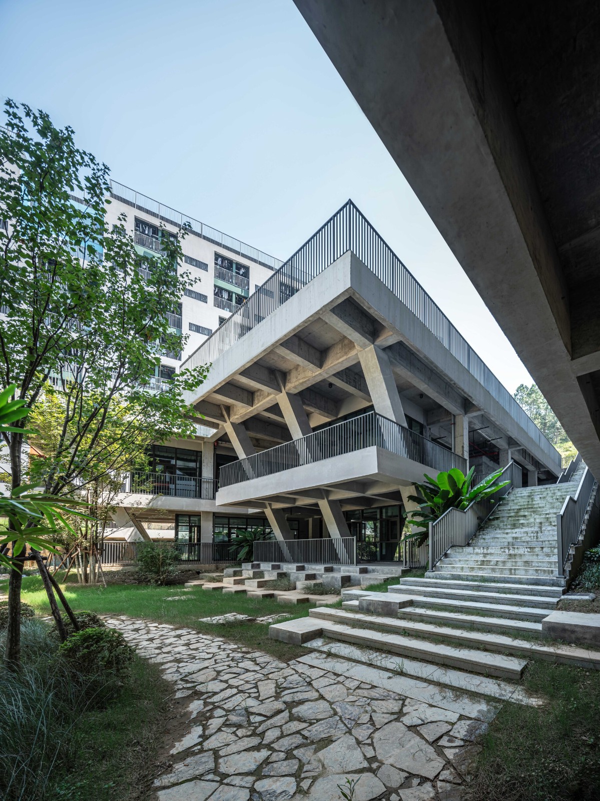 BIM建筑|景德镇艺术职业大学山谷学生公寓 / 清华大学建筑设计研究院 BIM建筑|景德镇艺术职业大学山谷学生公寓 / 清华大学建筑设计研究院