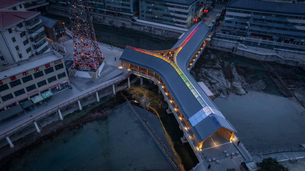 BIM建筑|康县新人字桥及周边商业街更新设计 / 三文建筑 何崴工作室 BIM建筑|康县新人字桥及周边商业街更新设计 / 三文建筑 何崴工作室