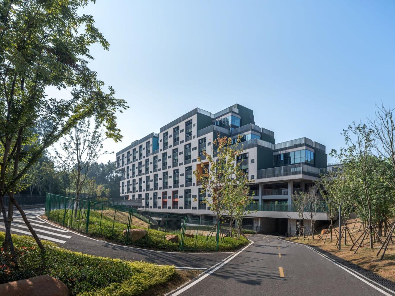 BIM建筑|景德镇艺术职业大学山谷学生公寓 / 清华大学建筑设计研究院 BIM建筑|景德镇艺术职业大学山谷学生公寓 / 清华大学建筑设计研究院