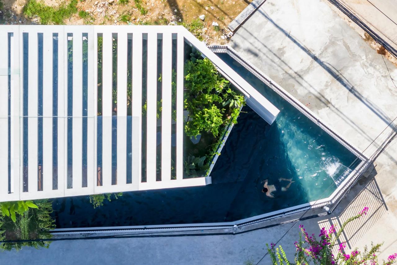 BIM建筑|天空花园别墅 / Pham Huu Son Architects BIM建筑|天空花园别墅 / Pham Huu Son Architects