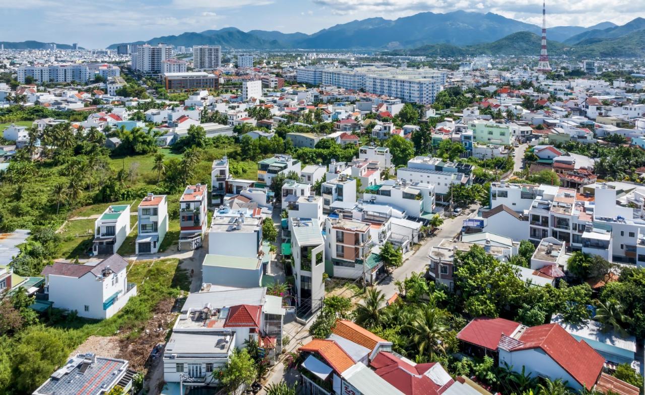 BIM建筑|天空花园别墅 / Pham Huu Son Architects BIM建筑|天空花园别墅 / Pham Huu Son Architects