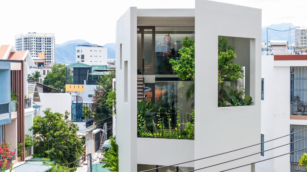 BIM建筑|天空花园别墅 / Pham Huu Son Architects BIM建筑|天空花园别墅 / Pham Huu Son Architects