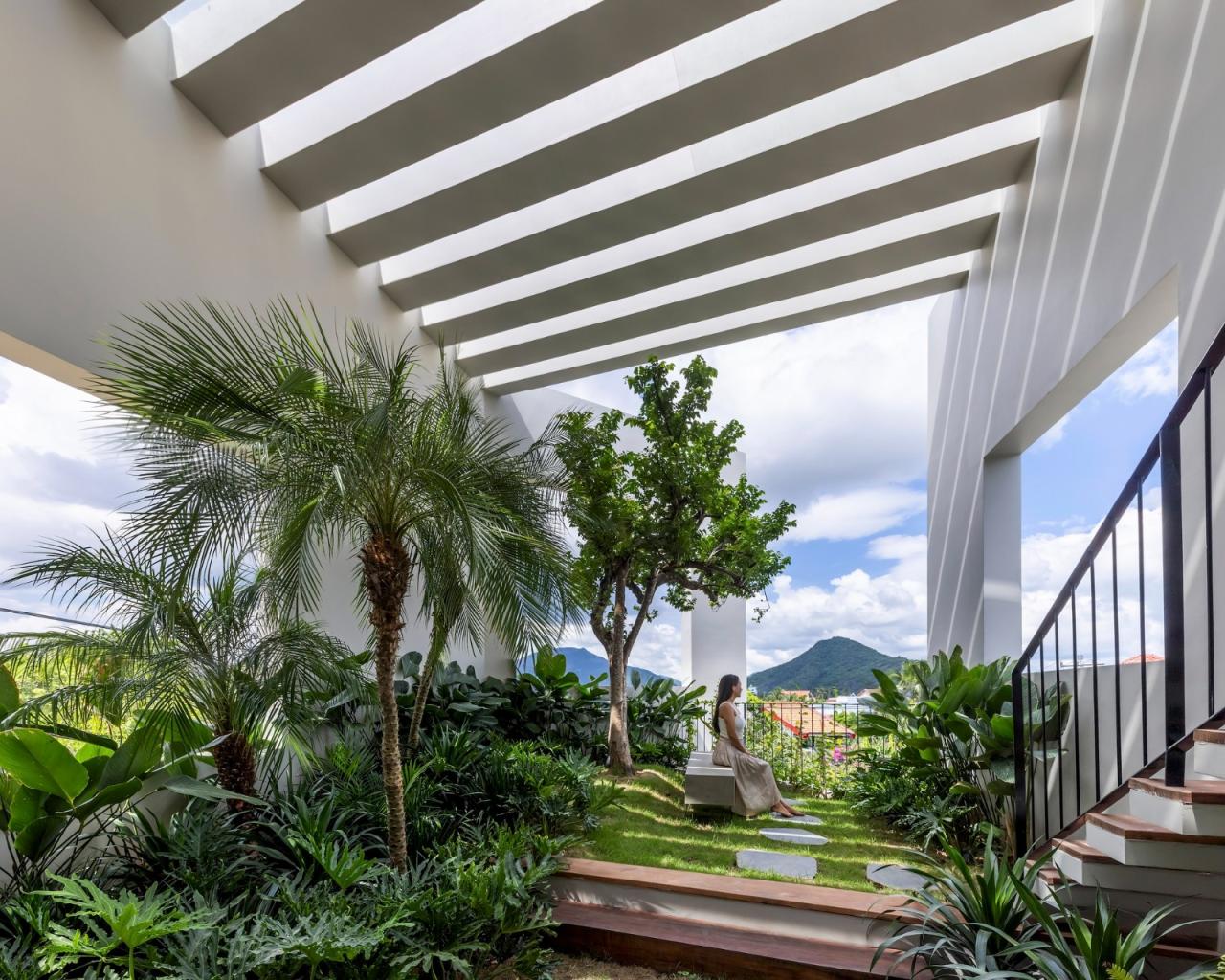 BIM建筑|天空花园别墅 / Pham Huu Son Architects BIM建筑|天空花园别墅 / Pham Huu Son Architects