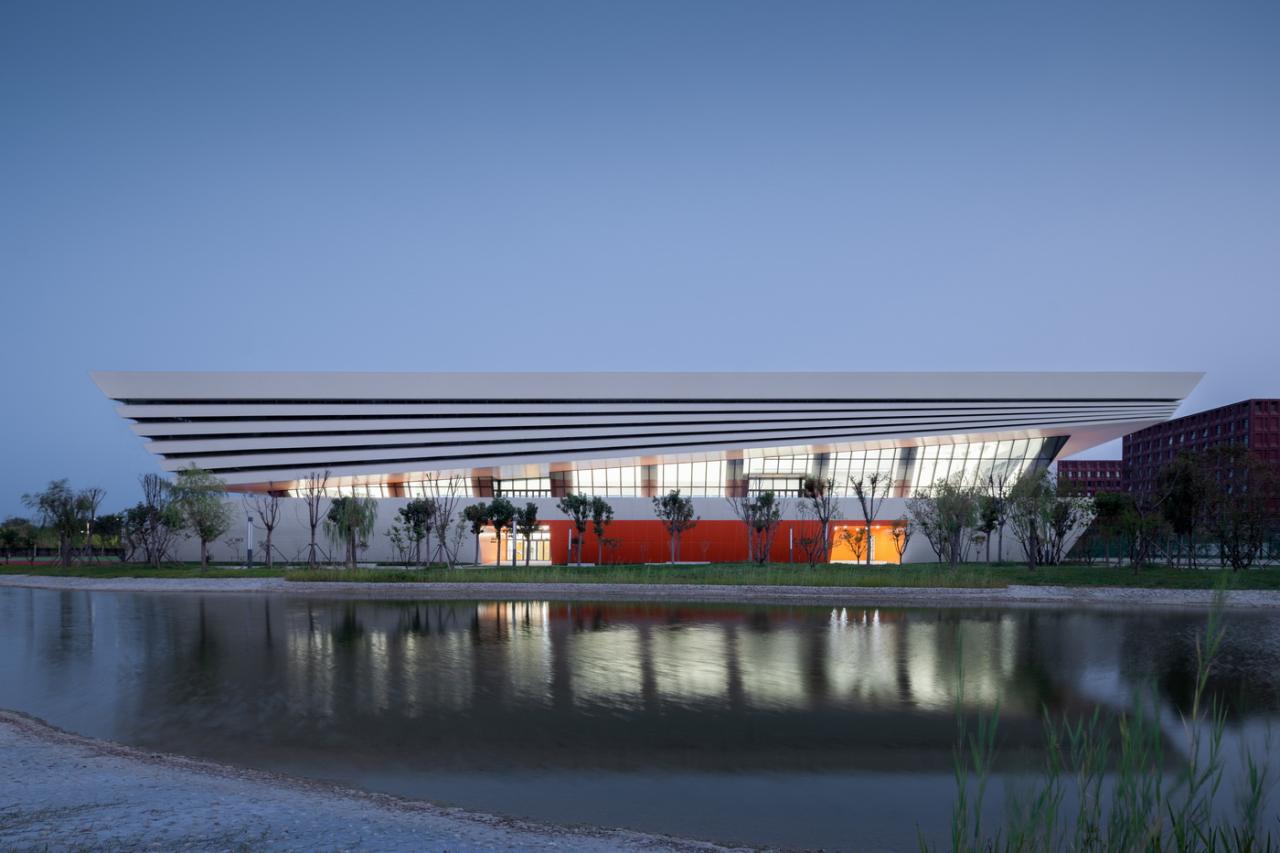 BIM建筑|白鹭齐飞 湿地展翼:渤海科技大学体育馆 /中科院建筑设计研究院有限公司 BIM建筑|白鹭齐飞 湿地展翼:渤海科技大学体育馆 /中科院建筑设计研究院有限公司