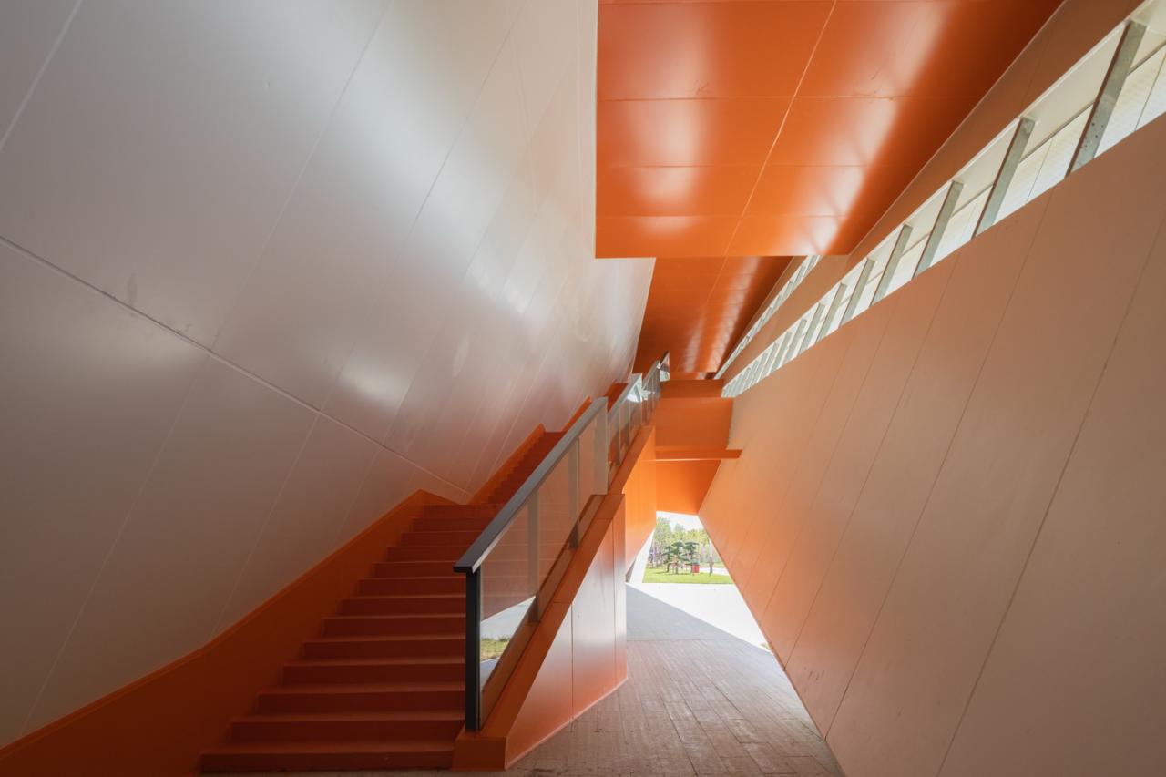 BIM建筑|白鹭齐飞 湿地展翼:渤海科技大学体育馆 /中科院建筑设计研究院有限公司 BIM建筑|白鹭齐飞 湿地展翼:渤海科技大学体育馆 /中科院建筑设计研究院有限公司