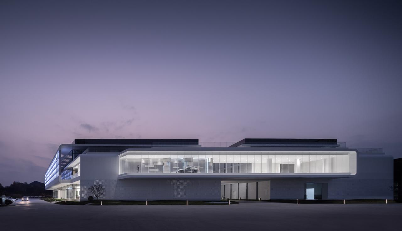 BIM建筑|充分考虑在地化和适应性,打造BMW宝马“绿星灯塔” / ARCHIHOPE BIM建筑|充分考虑在地化和适应性,打造BMW宝马“绿星灯塔” / ARCHIHOPE