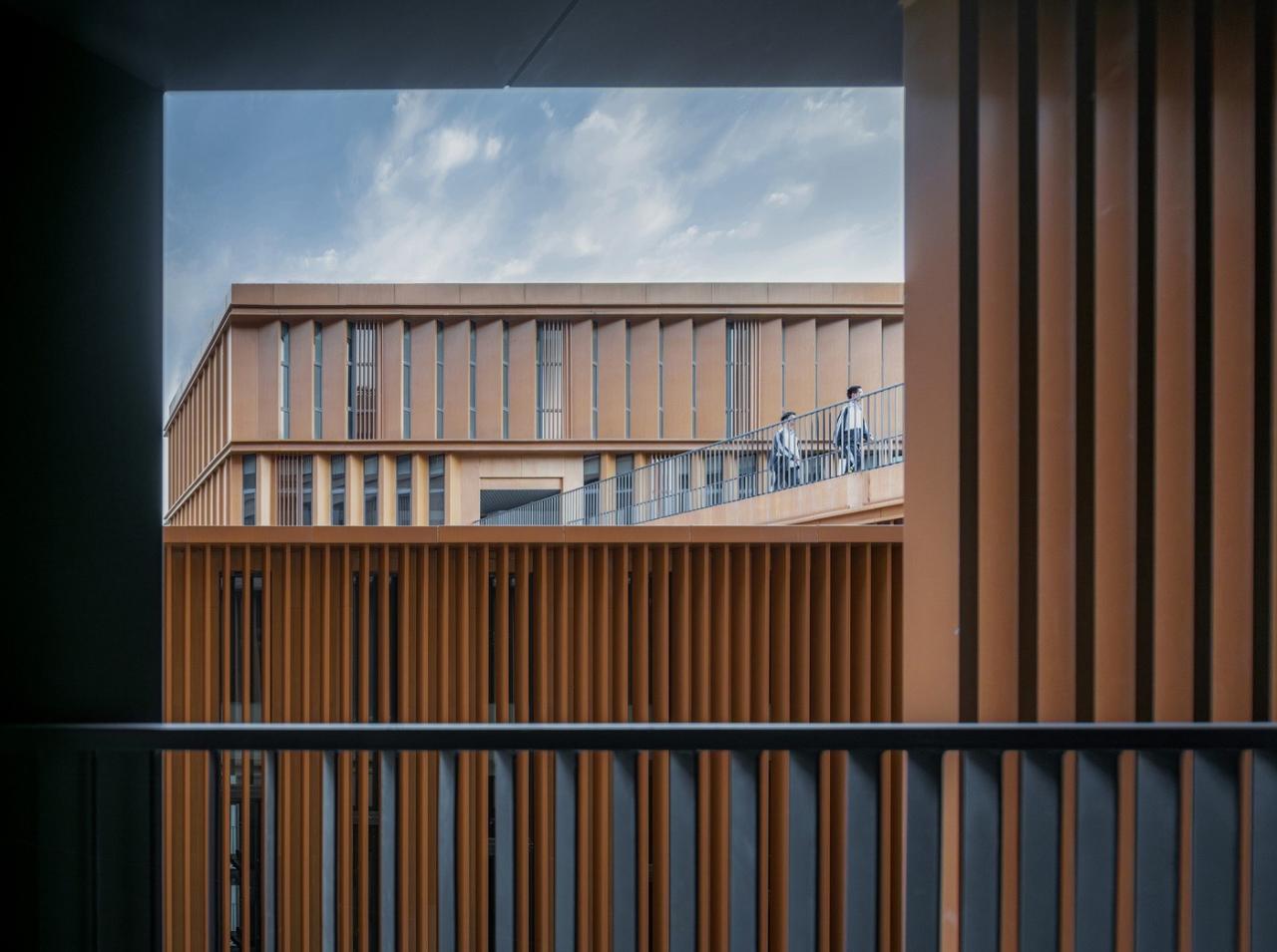 BIM建筑|江苏省梅村高级中学空港分校 / 华南理工大学建筑设计研究院 BIM建筑|江苏省梅村高级中学空港分校 / 华南理工大学建筑设计研究院