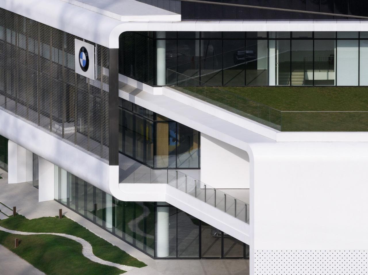 BIM建筑|充分考虑在地化和适应性,打造BMW宝马“绿星灯塔” / ARCHIHOPE BIM建筑|充分考虑在地化和适应性,打造BMW宝马“绿星灯塔” / ARCHIHOPE