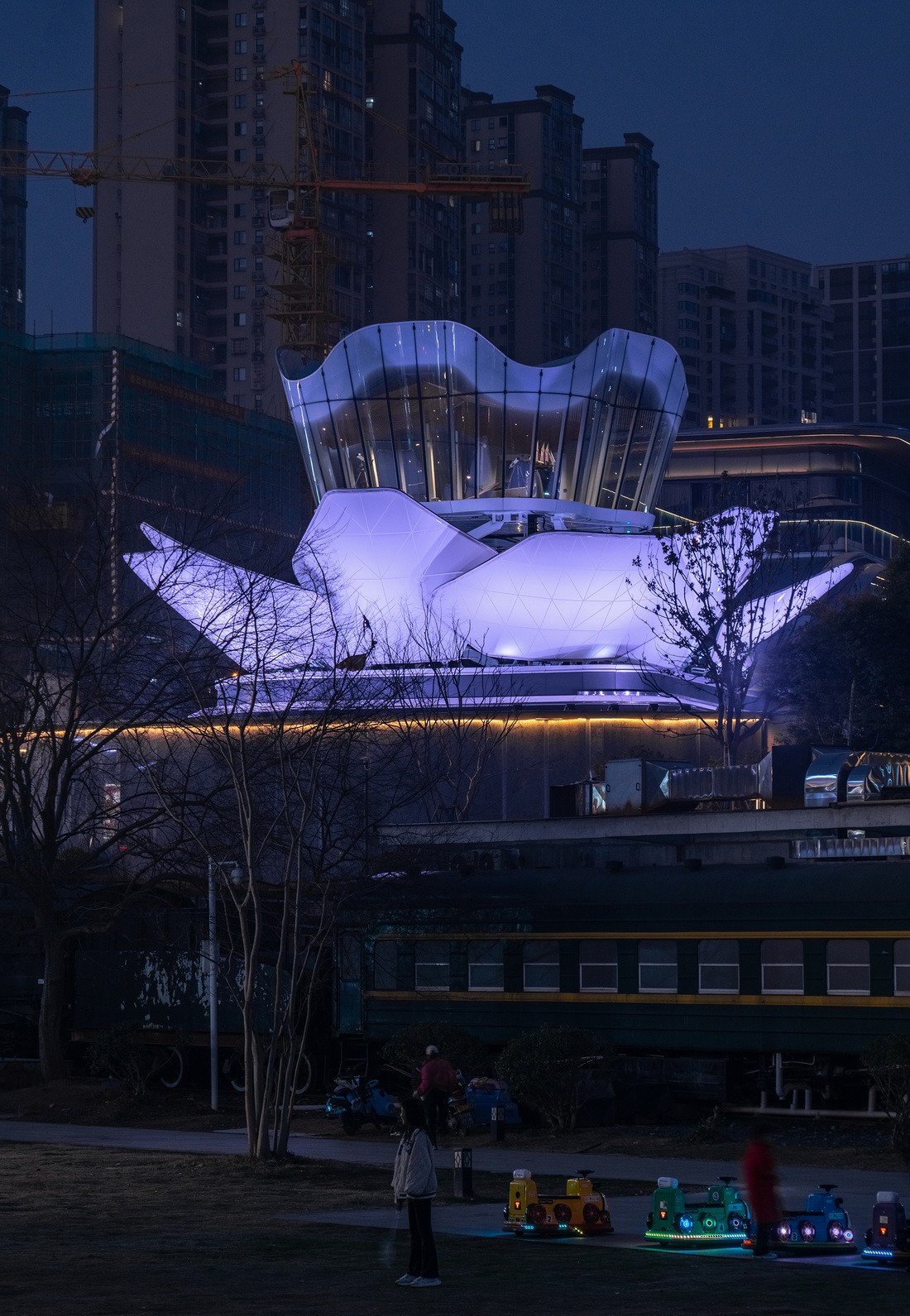 BIM建筑|整体可动的动态建筑:长沙“湘江之眼” / 朱培栋-line+建筑事务所 BIM建筑|整体可动的动态建筑:长沙“湘江之眼” / 朱培栋-line+建筑事务所