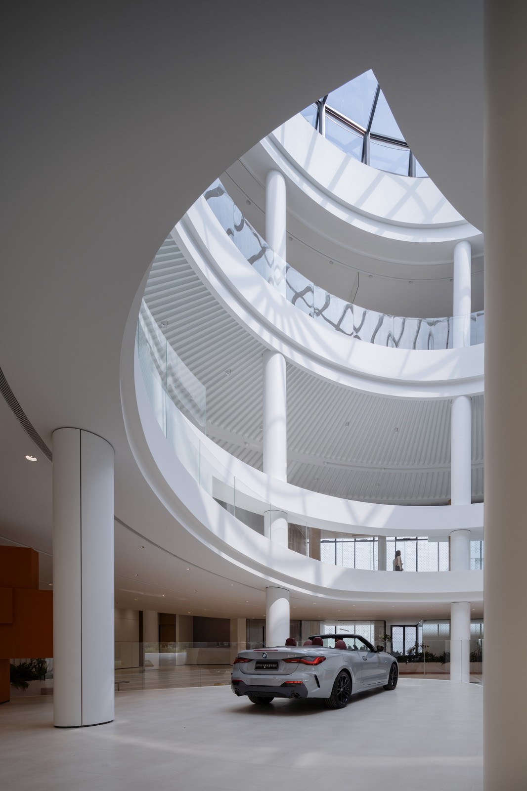 BIM建筑|充分考虑在地化和适应性,打造BMW宝马“绿星灯塔” / ARCHIHOPE BIM建筑|充分考虑在地化和适应性,打造BMW宝马“绿星灯塔” / ARCHIHOPE