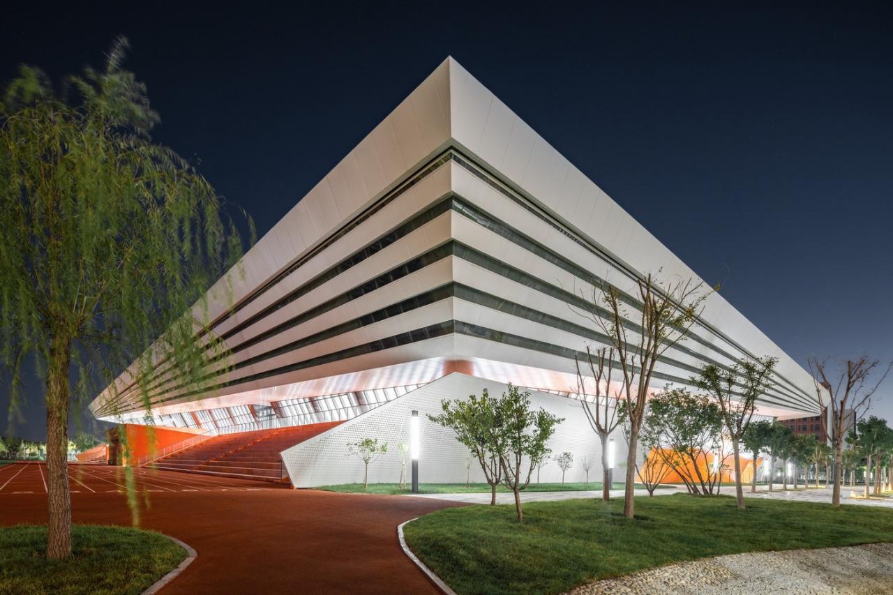 BIM建筑|白鹭齐飞 湿地展翼:渤海科技大学体育馆 /中科院建筑设计研究院有限公司 BIM建筑|白鹭齐飞 湿地展翼:渤海科技大学体育馆 /中科院建筑设计研究院有限公司