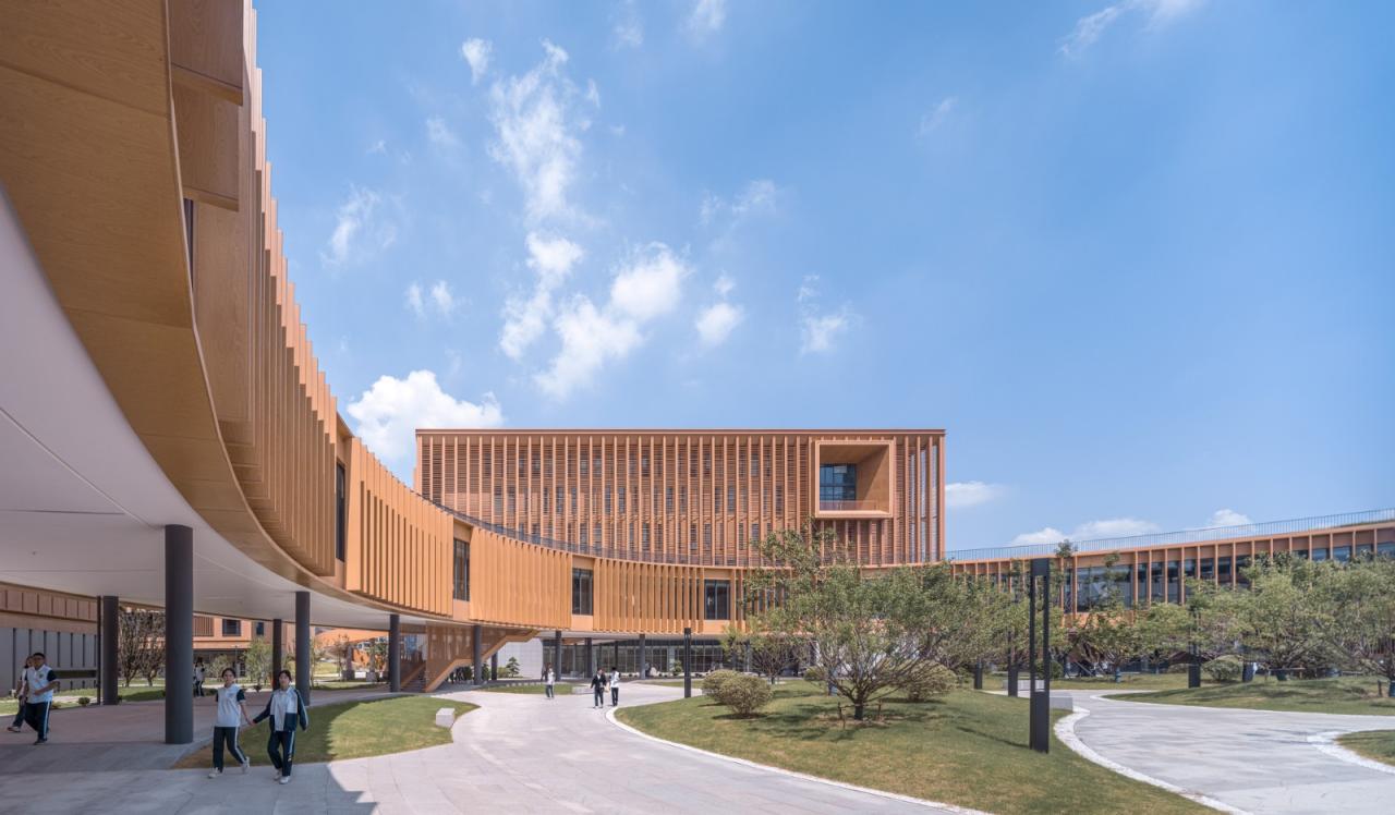 BIM建筑|江苏省梅村高级中学空港分校 / 华南理工大学建筑设计研究院 BIM建筑|江苏省梅村高级中学空港分校 / 华南理工大学建筑设计研究院