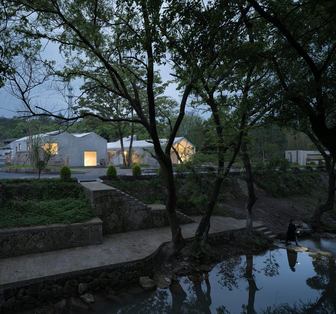 BIM建筑|王户村村民之家:自然原型的延续与重构 / 浙江大学建筑设计研究院 BIM建筑|王户村村民之家:自然原型的延续与重构 / 浙江大学建筑设计研究院