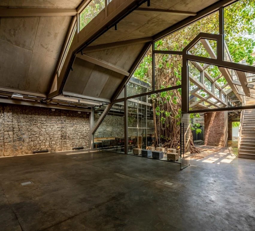 BIM建筑|马利克将冰厂改造成画廊和活动空间 BIM建筑|马利克将冰厂改造成画廊和活动空间