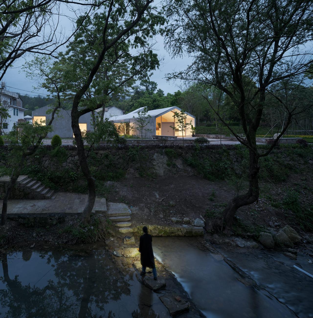 BIM建筑|王户村村民之家:自然原型的延续与重构 / 浙江大学建筑设计研究院 BIM建筑|王户村村民之家:自然原型的延续与重构 / 浙江大学建筑设计研究院
