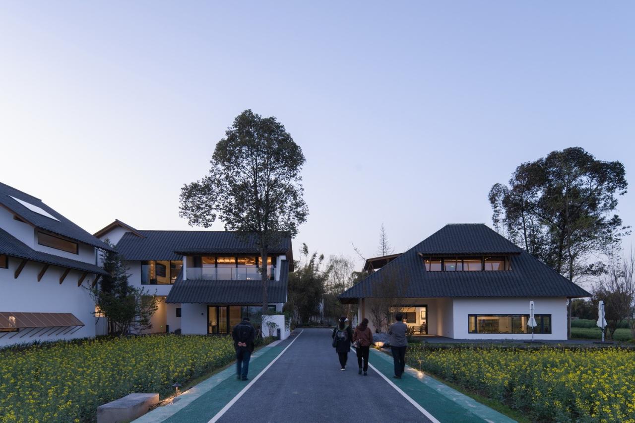 BIM建筑|跨越千年农耕生活的对谈:新都·百草香庐 / 小隐建筑 BIM建筑|跨越千年农耕生活的对谈:新都·百草香庐 / 小隐建筑