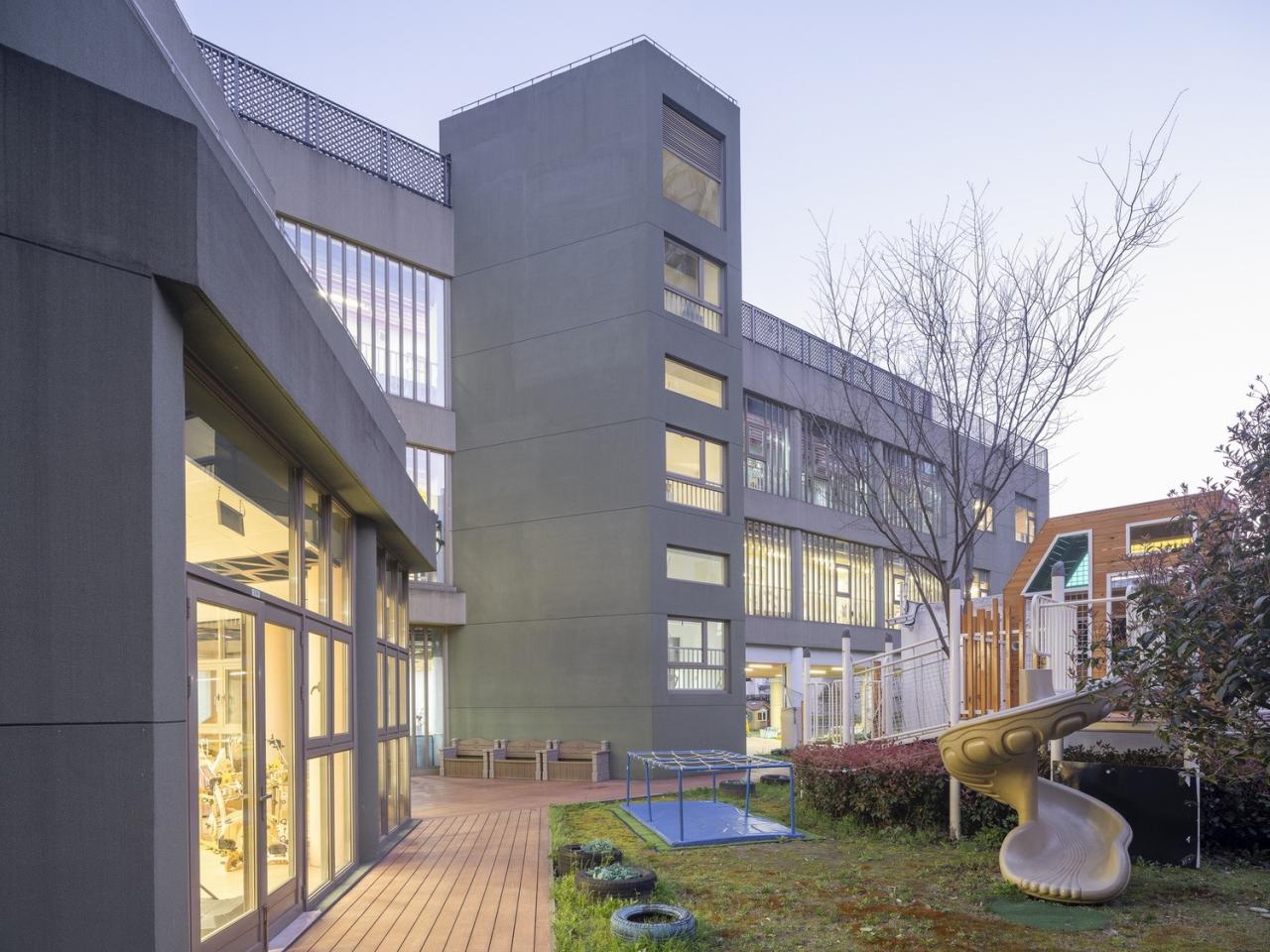 BIM建筑|静安余姚路幼儿园分部 / 刘宇扬建筑事务所 BIM建筑|静安余姚路幼儿园分部 / 刘宇扬建筑事务所