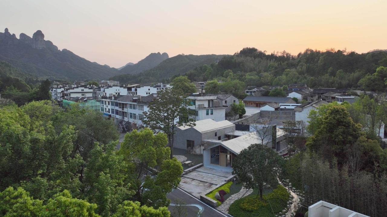 BIM建筑|王户村村民之家:自然原型的延续与重构 / 浙江大学建筑设计研究院 BIM建筑|王户村村民之家:自然原型的延续与重构 / 浙江大学建筑设计研究院